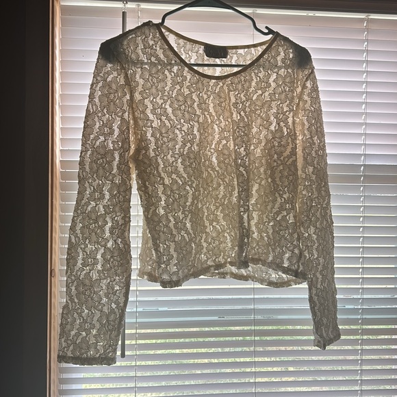 Vivoli cream lace top: size M - Picture 2 of 3